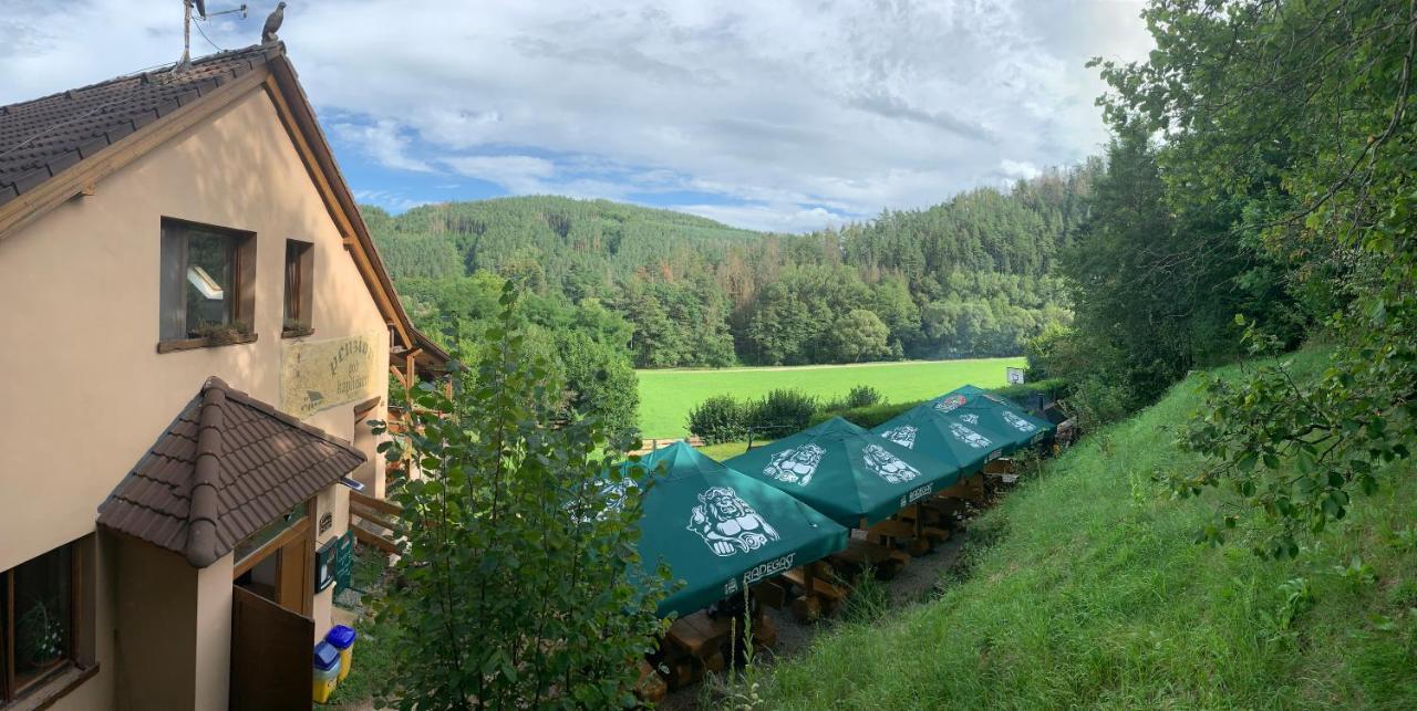 Penzion Pod Kaplickou Tisnov Buitenkant foto